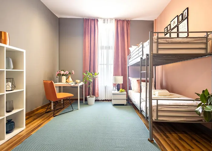 Krasnal Market Square بيت شباب *