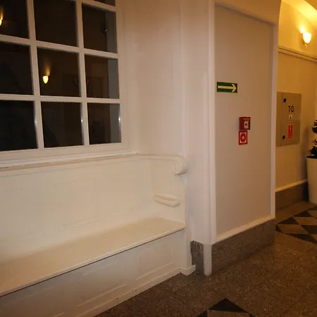 Krasnal Market Square Hostel